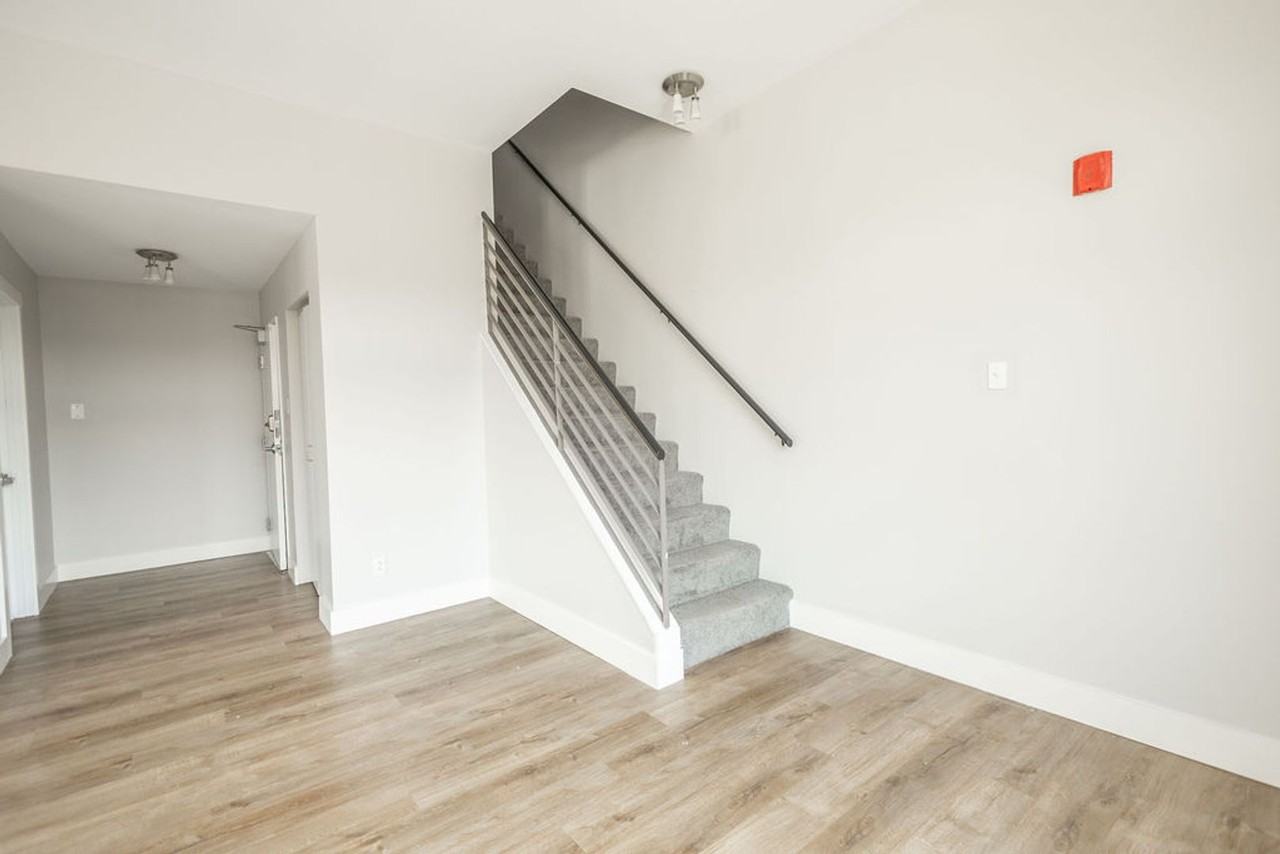 Omega - 252 N. Walnut St. - Photo 4 of 11