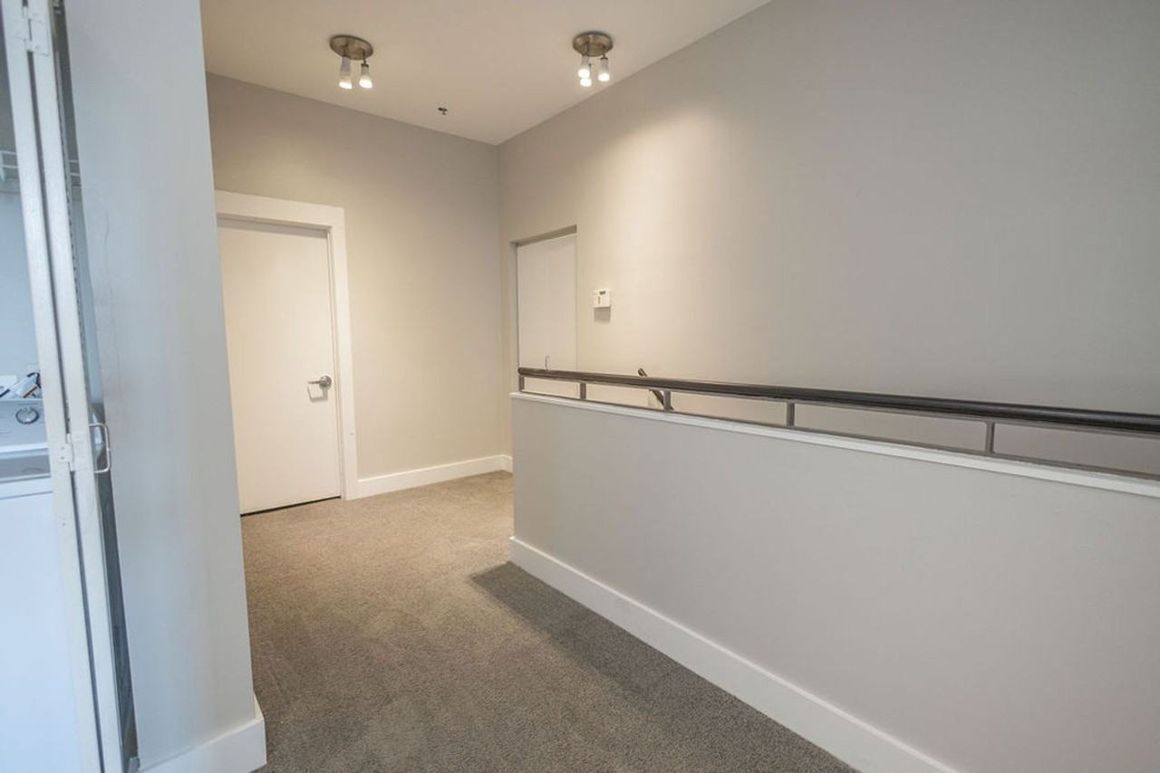 Omega - 252 N. Walnut St. - Photo 5 of 11