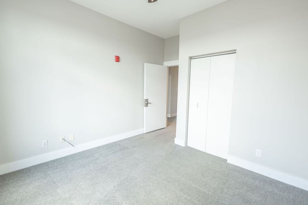 Omega - 252 N. Walnut St. - Photo 6 of 11