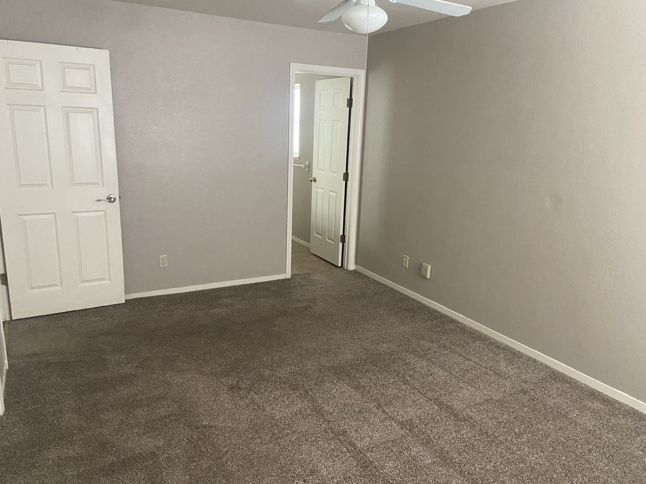 1661 Kaiser St - Photo 3 of 5