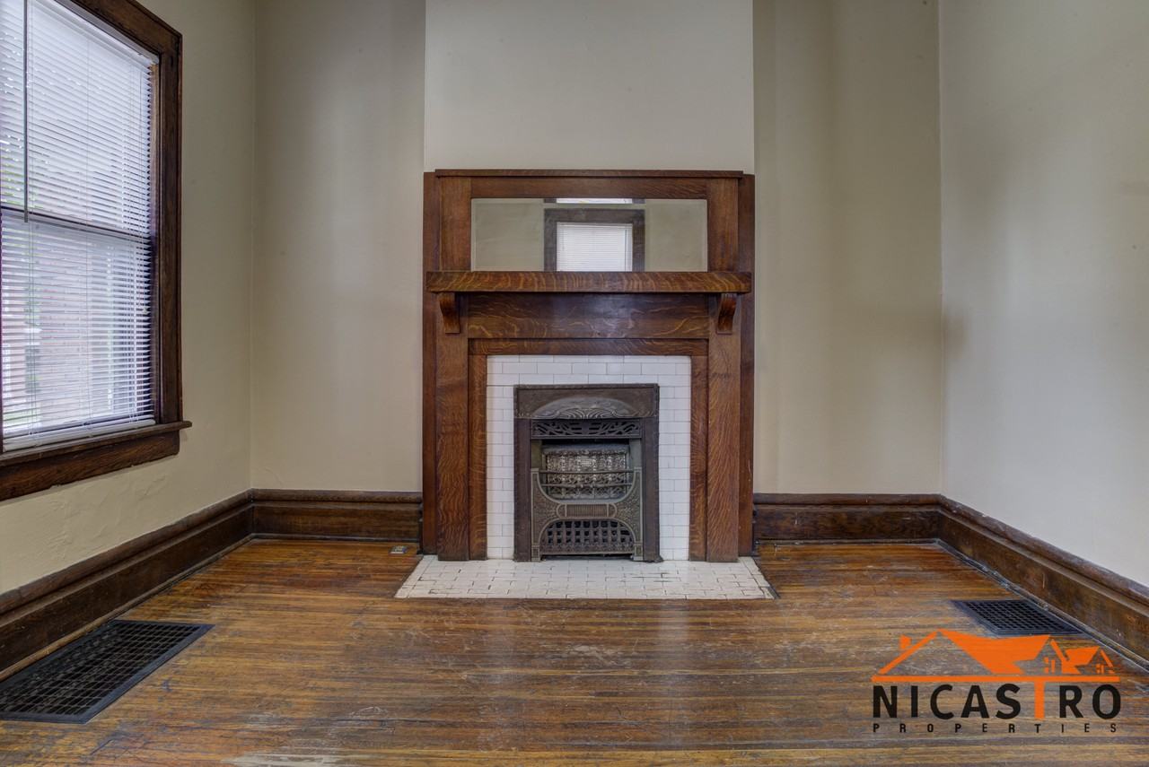 1638 Indianola Ave - Photo 2 of 50