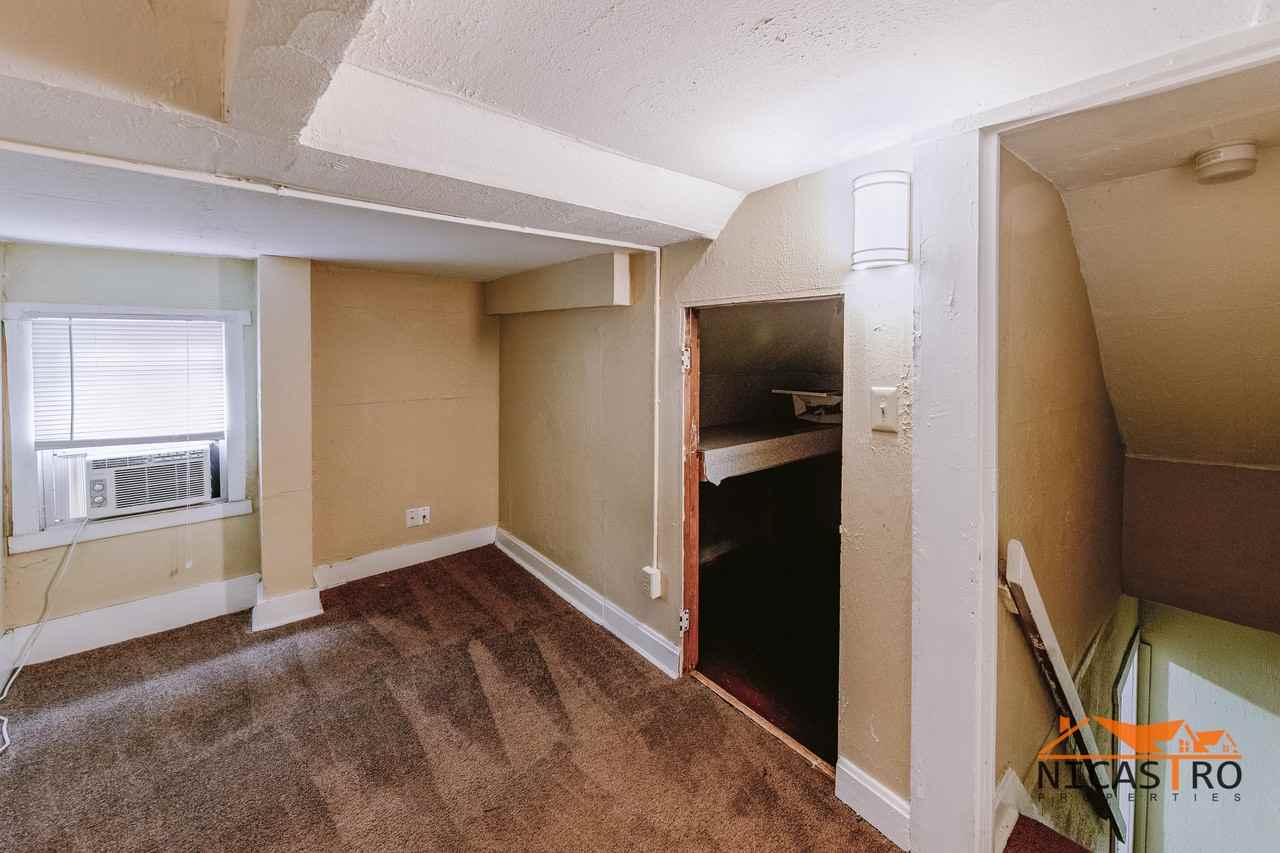 138 E 11th Ave - Photo 4 of 50