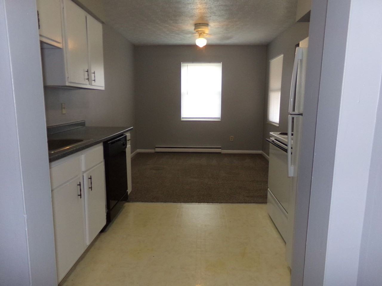 Berry Lane Apartments - Photo 4 of 12