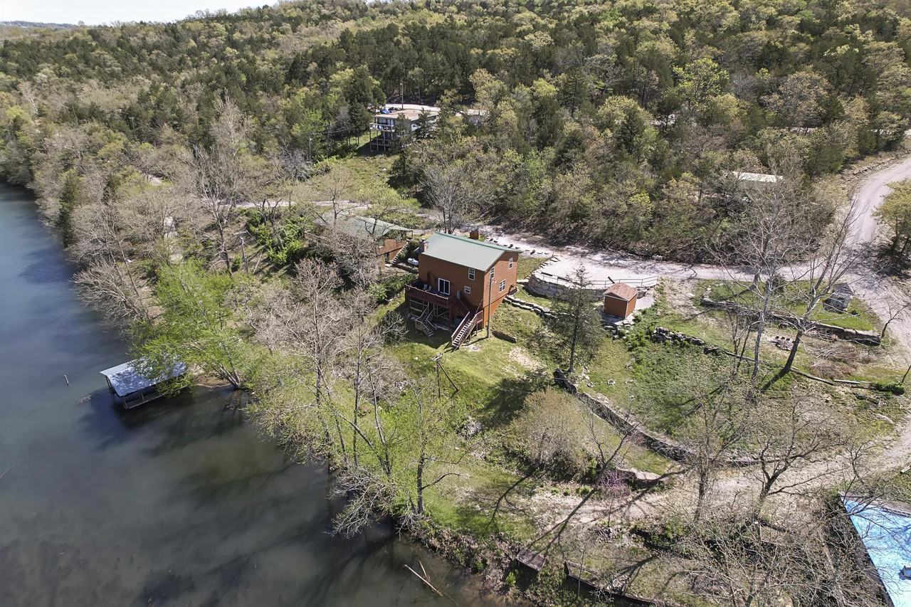 721 Shore Rd - Photo 5 of 43