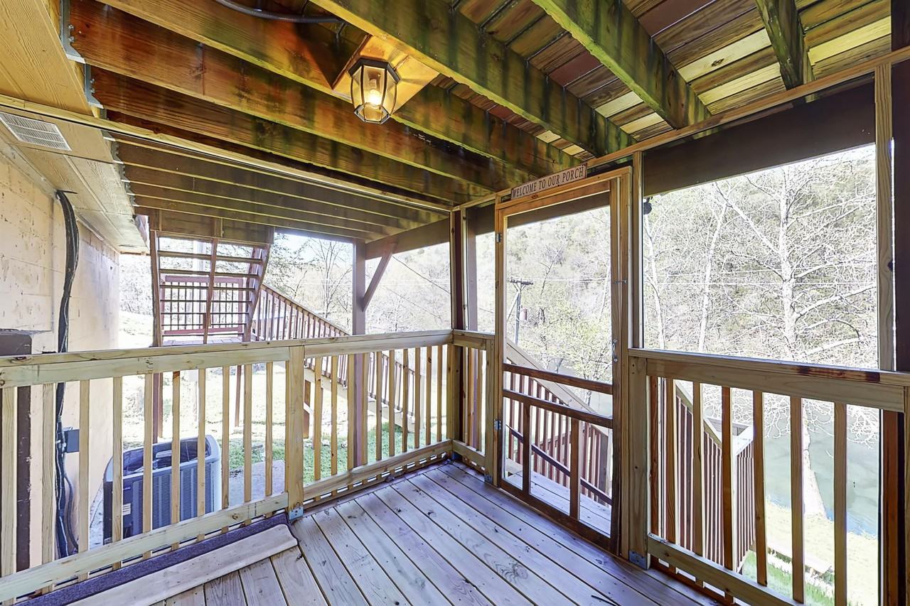 721 Shore Rd - Photo 7 of 43