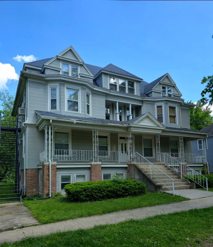 1041 7th Street, Charleston - Photo 2 of 2