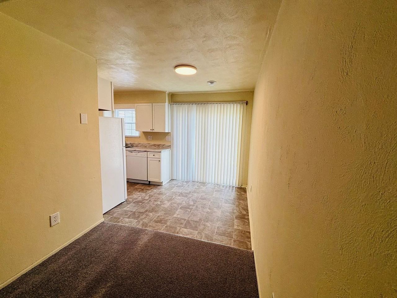 315 New Kent Rd - Photo 7 of 18