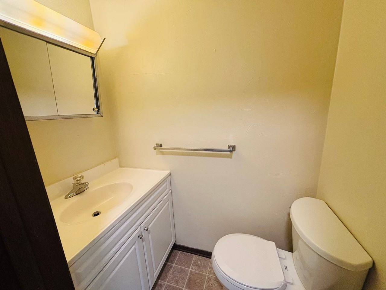 331 New Kent Road - Photo 5 of 15