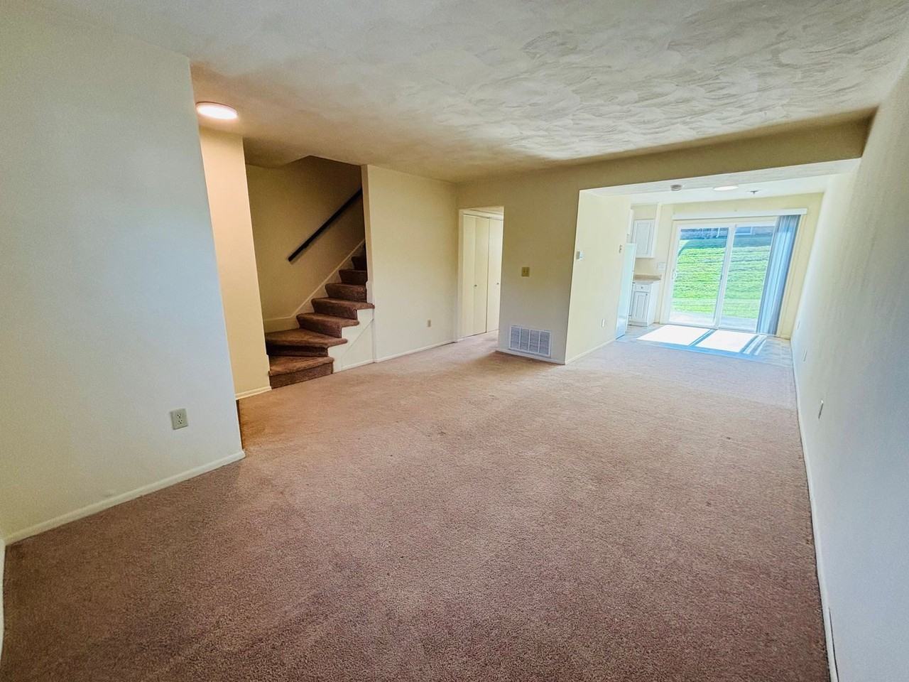335 New Kent Rd - Photo 6 of 17
