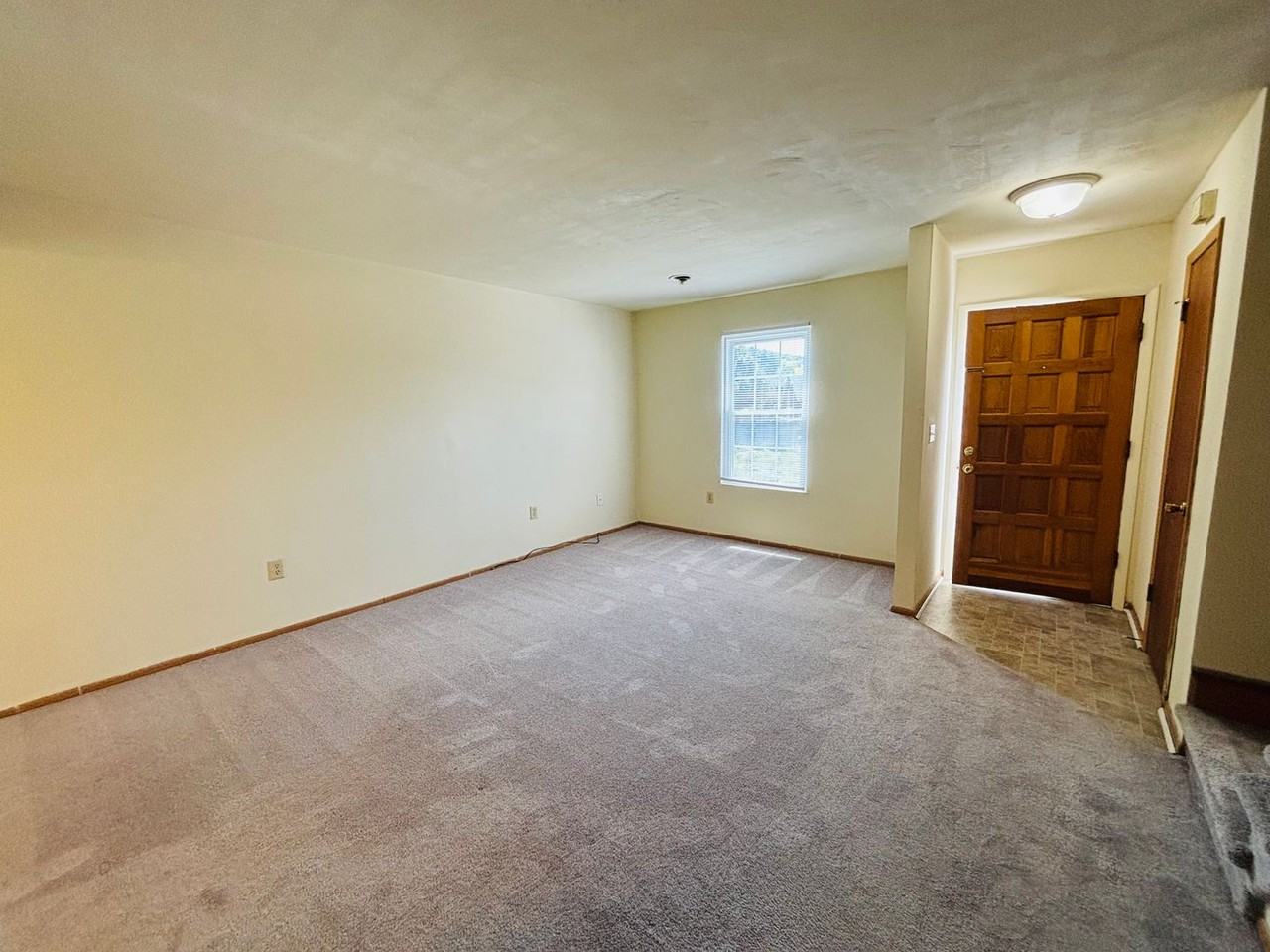 353 New Kent Rd - Photo 5 of 19