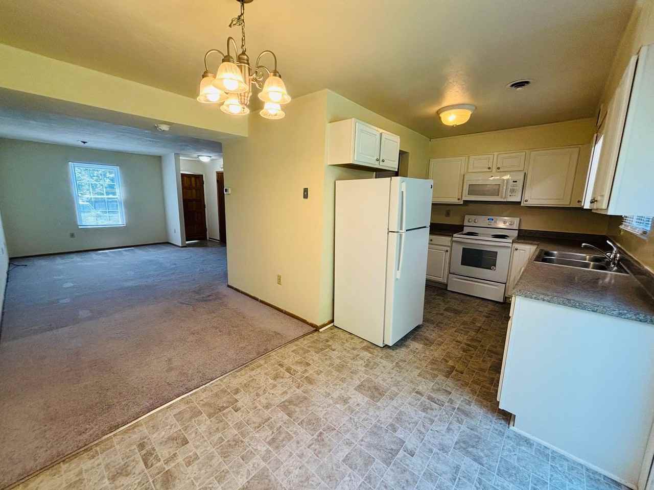 353 New Kent Rd - Photo 7 of 19