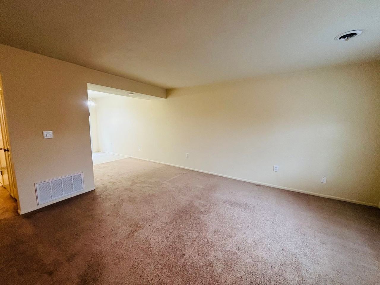 357 New Kent Rd - Photo 5 of 20