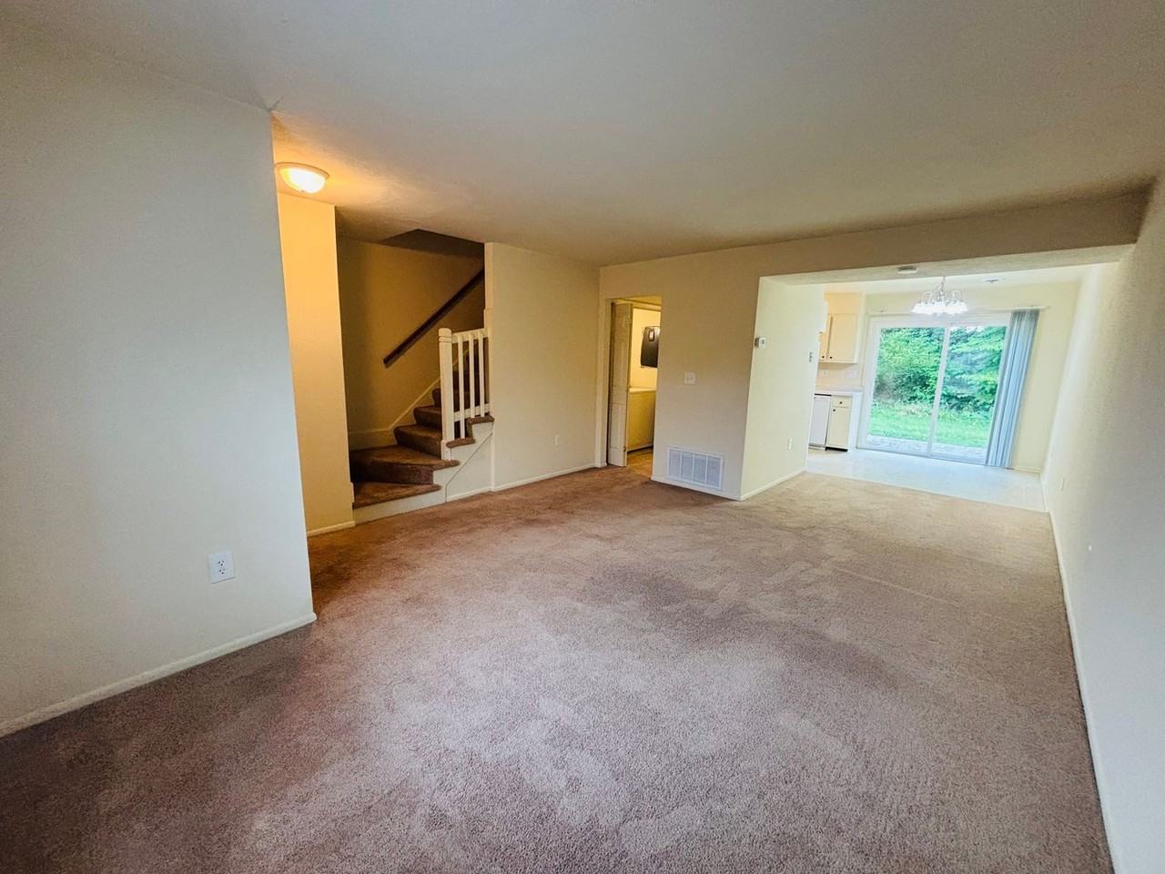 357 New Kent Rd - Photo 6 of 20
