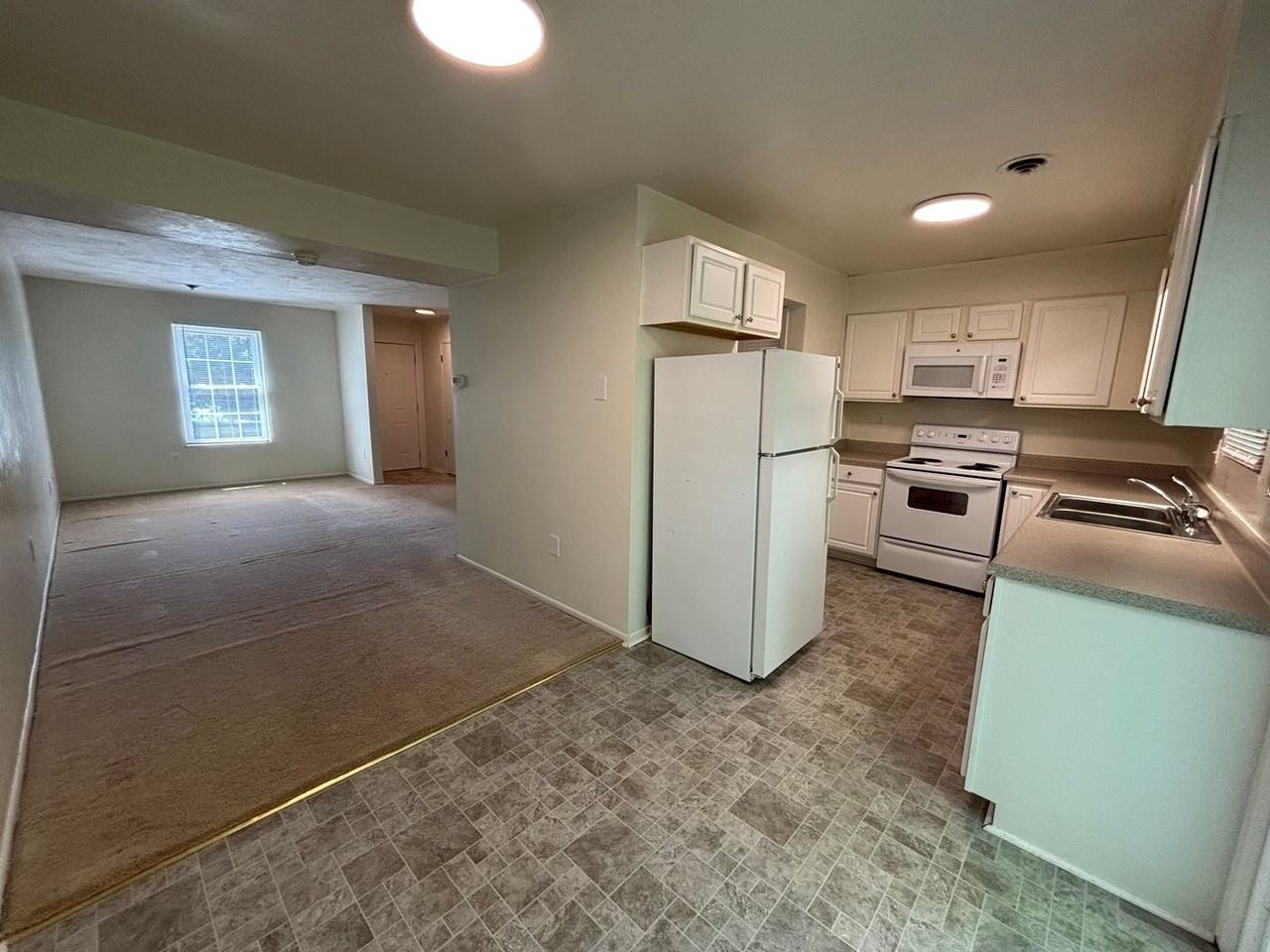 363 New Kent Rd - Photo 7 of 19