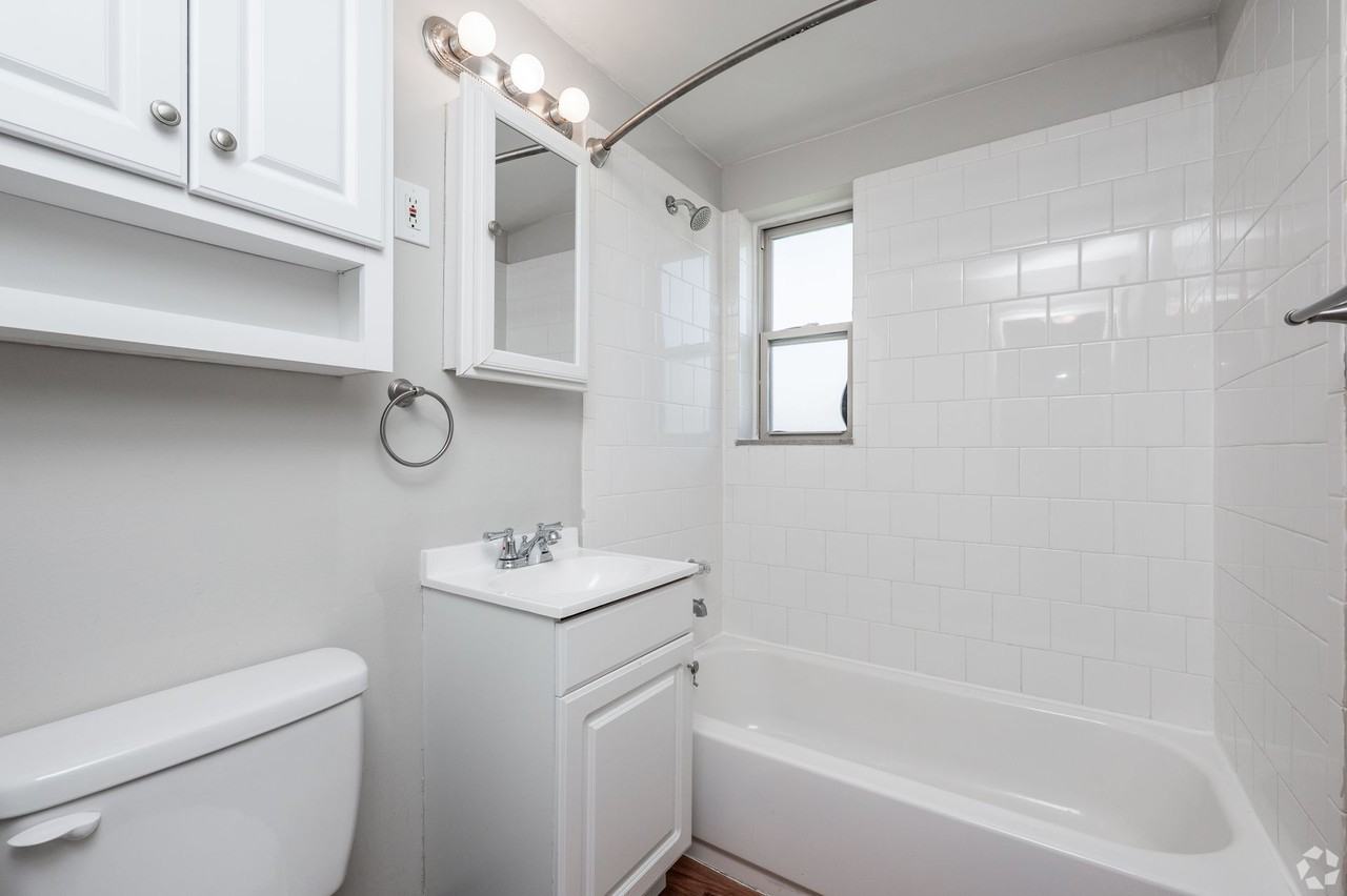 Cloverleaf Village Apartments - Photo 6 of 44