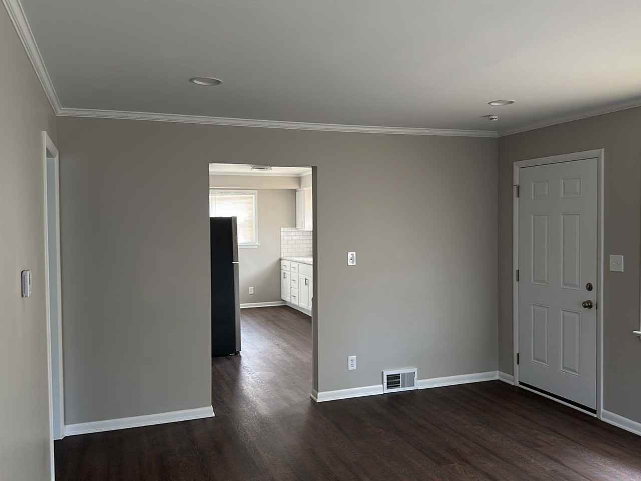 335 Avery St - Photo 5 of 50