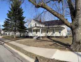 featured image of 801 S Erie St