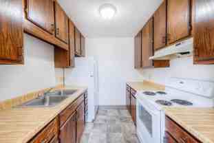 18 Ne Schmitz St #3 - Photo 1 of 1