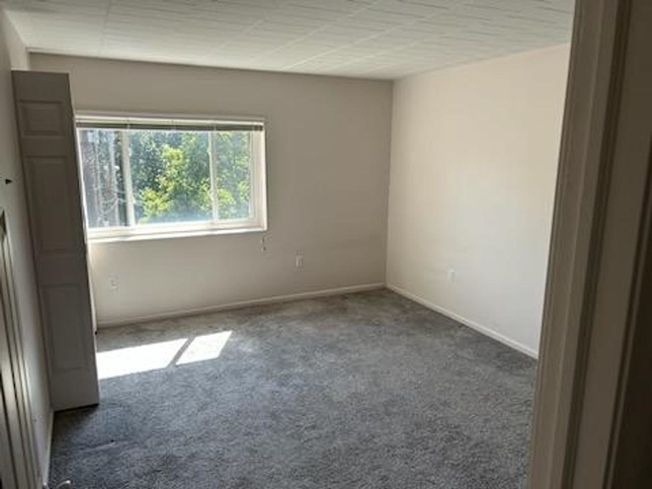 Carriage House Apartments - Photo 3 of 15