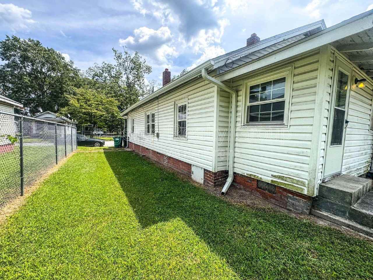 516 Roosevelt Ave #A - Photo 5 of 20