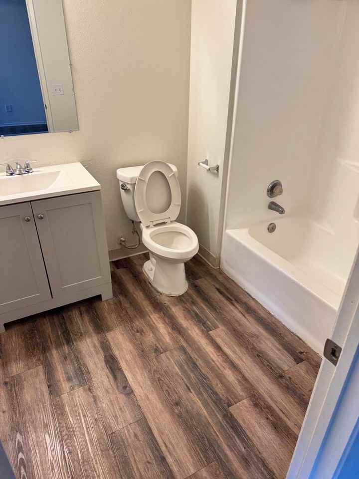 Coventry Place Apartments - Photo 3 of 25