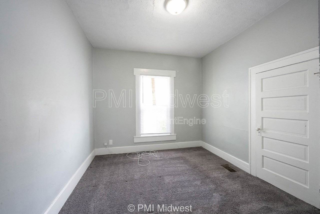 1118 King Ave - Photo 4 of 15