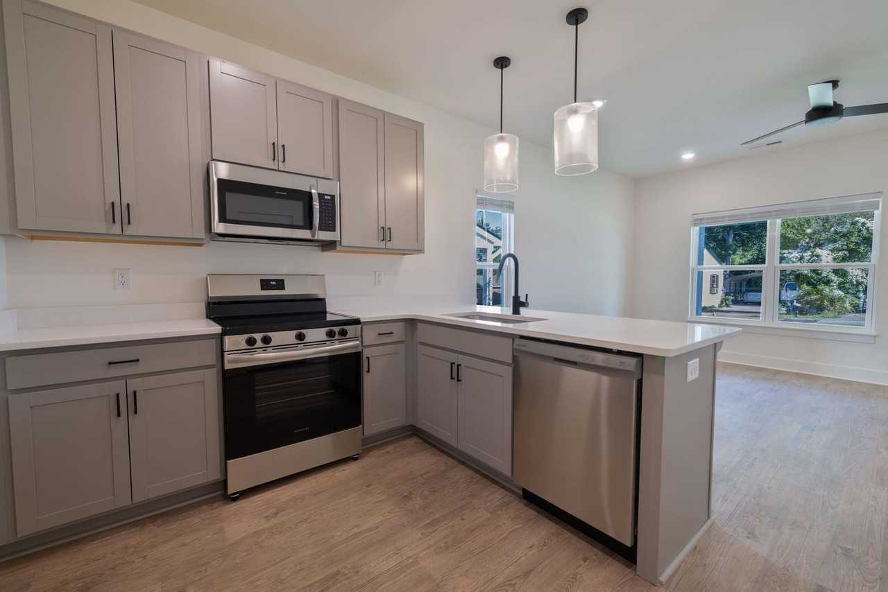 Brand New 2 Bed/2.5 Bath Townhomes at Green Leaf - Photo 6 of 20