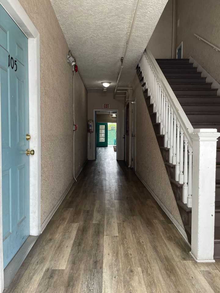 5139 Melrose Ave / - Photo 5 of 28