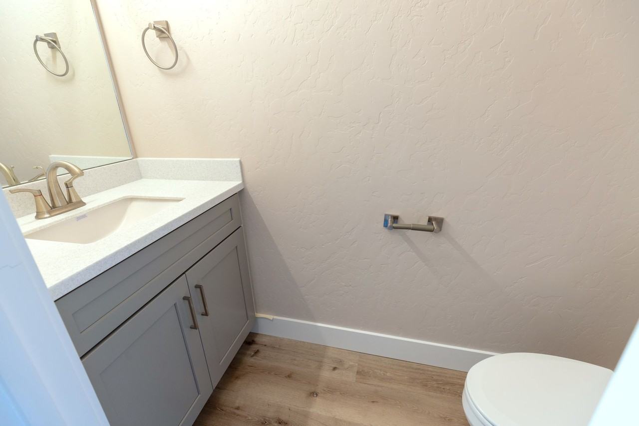 624 Eisenhauer Street - Photo 4 of 36