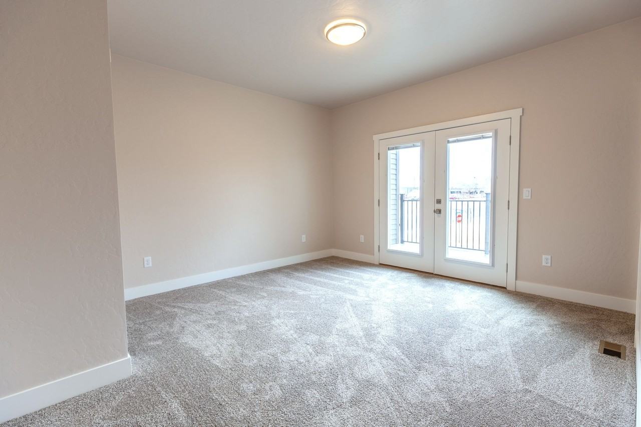 624 Eisenhauer Street - Photo 6 of 36