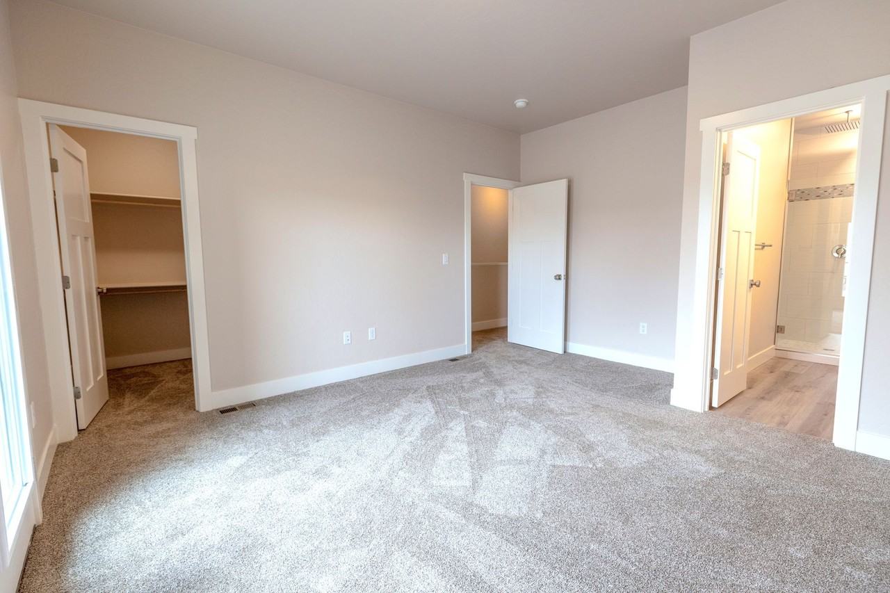 624 Eisenhauer Street - Photo 7 of 36