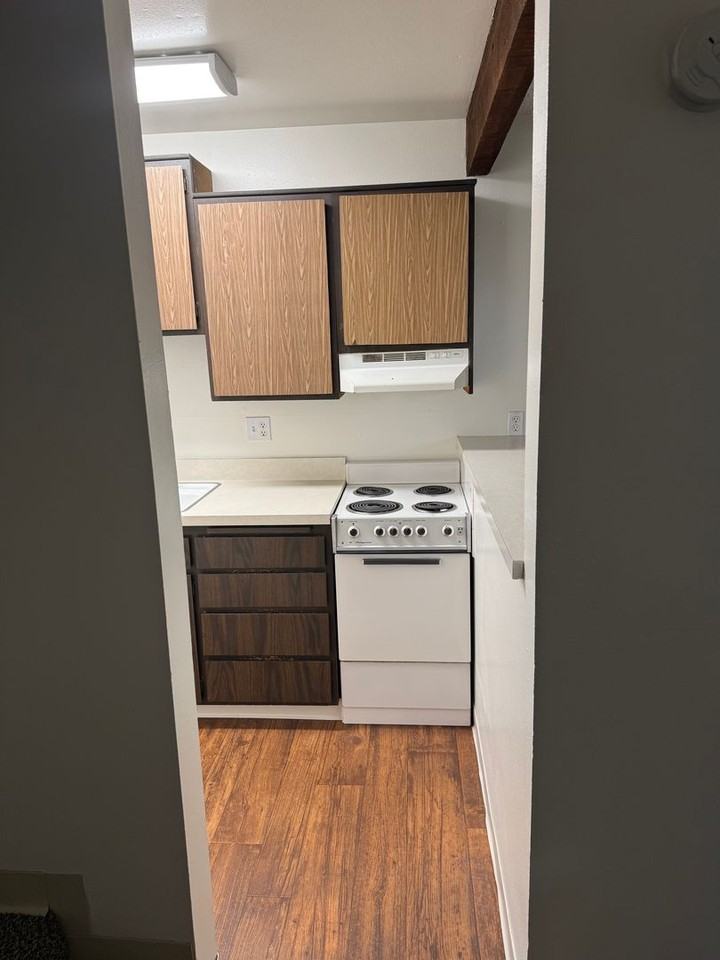 4171 California Ave. (Garden View Apartments) - Photo 6 of 11