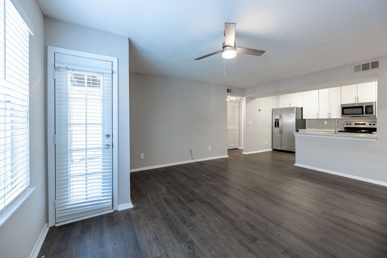 Live Easy. Live Elevated. Live 2100 Defoors. - Photo 6 of 50