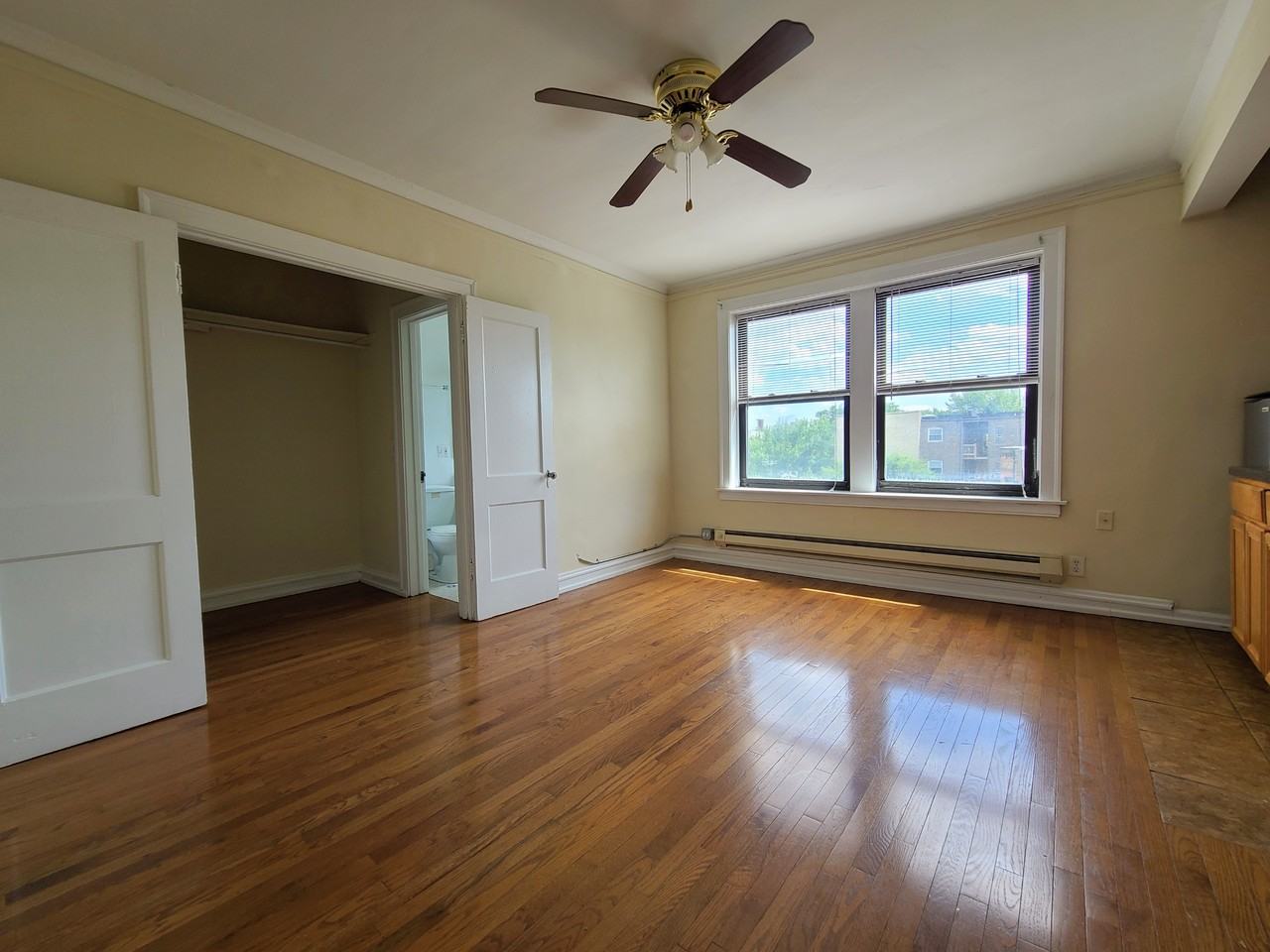 4546 North Damen Avenue #404 - Photo 3 of 5