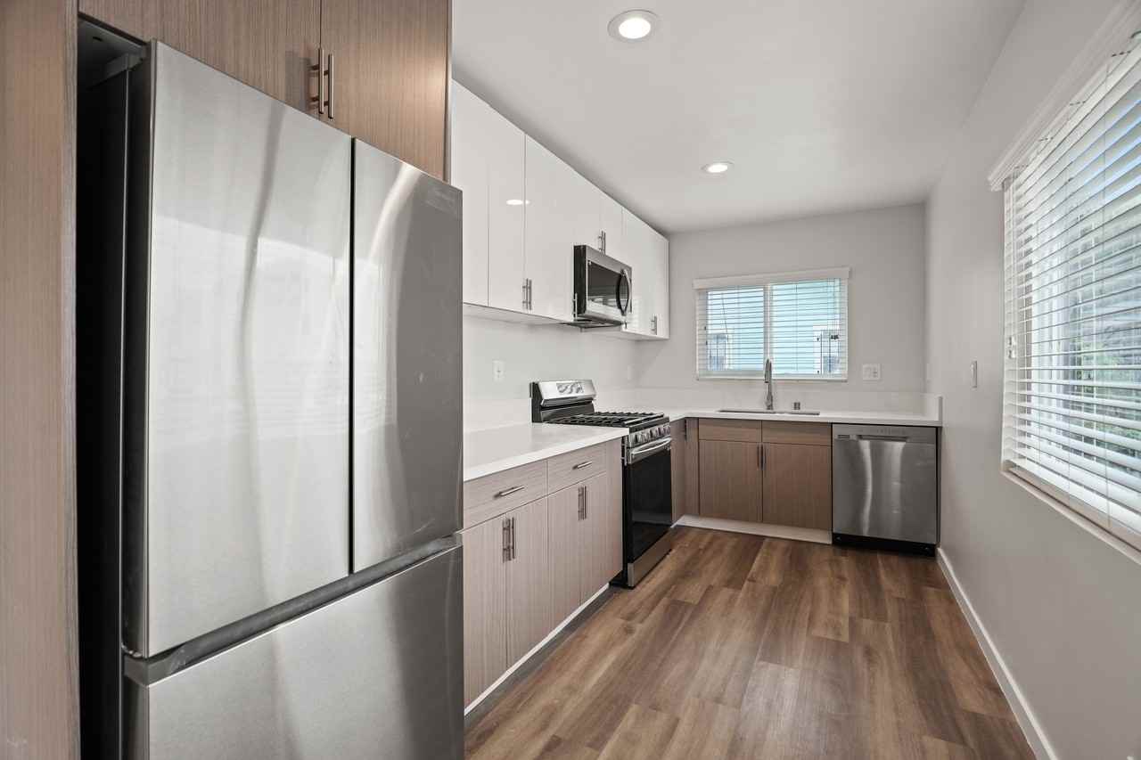 1358 W 36th St #6 - Photo 3 of 24