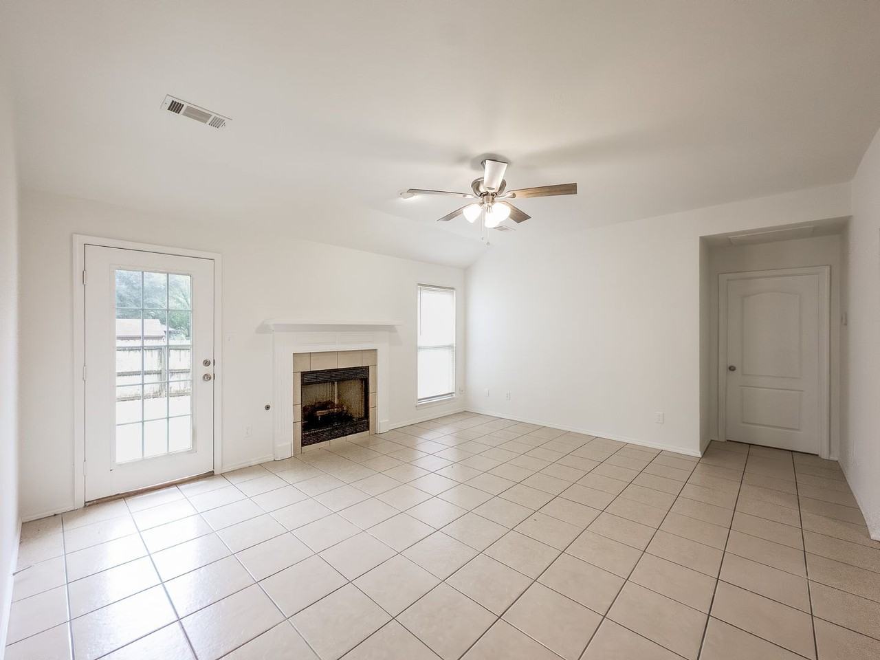 429 E El Paso St - Photo 2 of 16