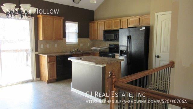 500 Nw Fox Hollow Ln - Photo 3 of 10