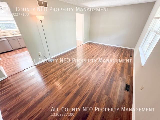 552 Cuyahoga St - Photo 3 of 18