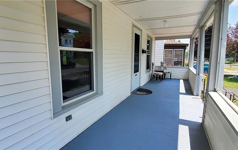 216 W Yates St - Photo 2 of 10