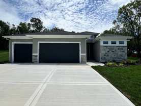 1617 Sw Hedgewood Ln - Photo 1 of 1