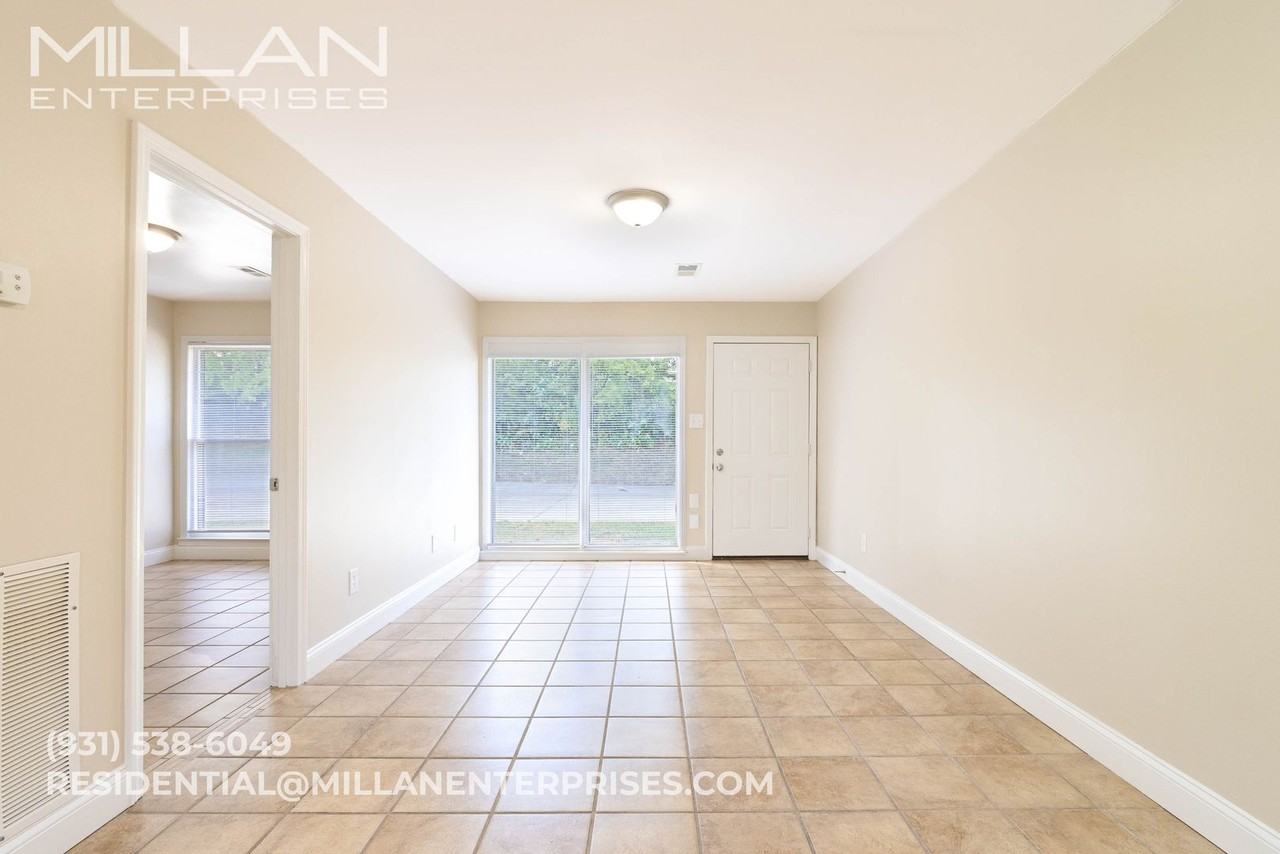 211 Oak St. Apartments - Photo 4 of 13