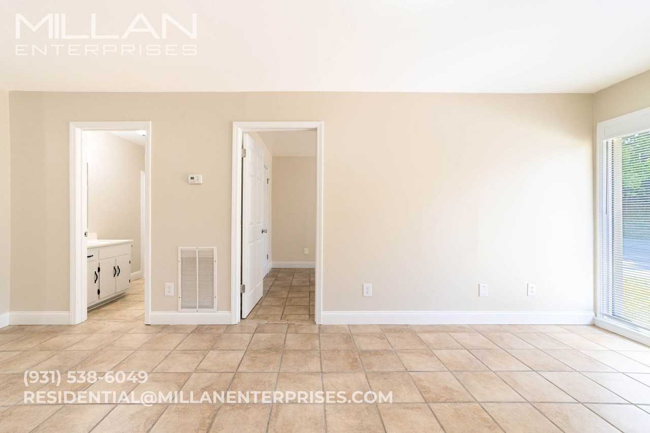 211 Oak St. Apartments - Photo 5 of 13