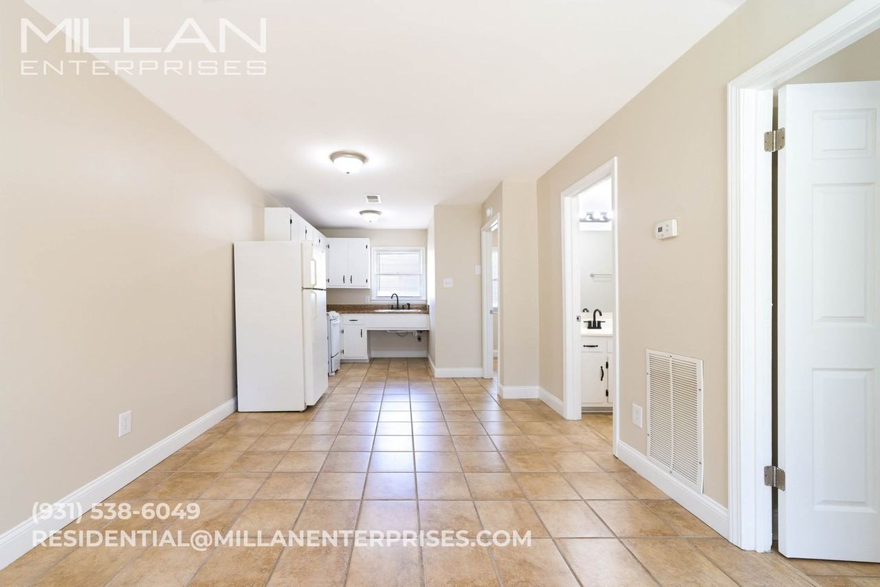 211 Oak St. Apartments - Photo 6 of 13