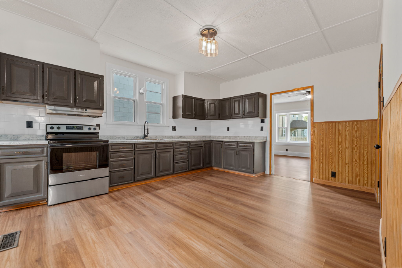 126 E Zupan St - Photo 3 of 18