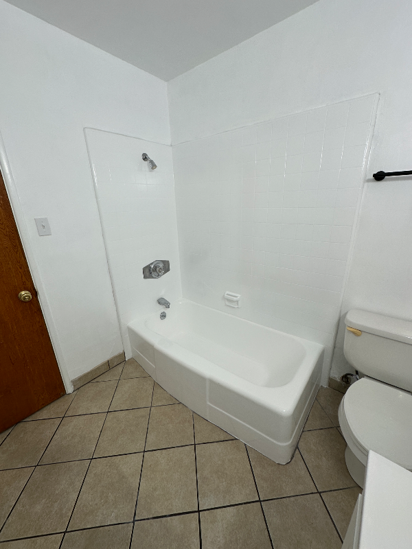 916 N Market St #4 - Photo 6 of 13