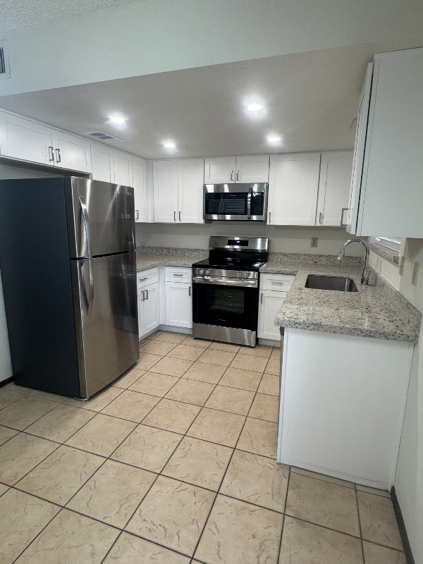 865 W 8th Pl #865W8PL - Photo 2 of 14
