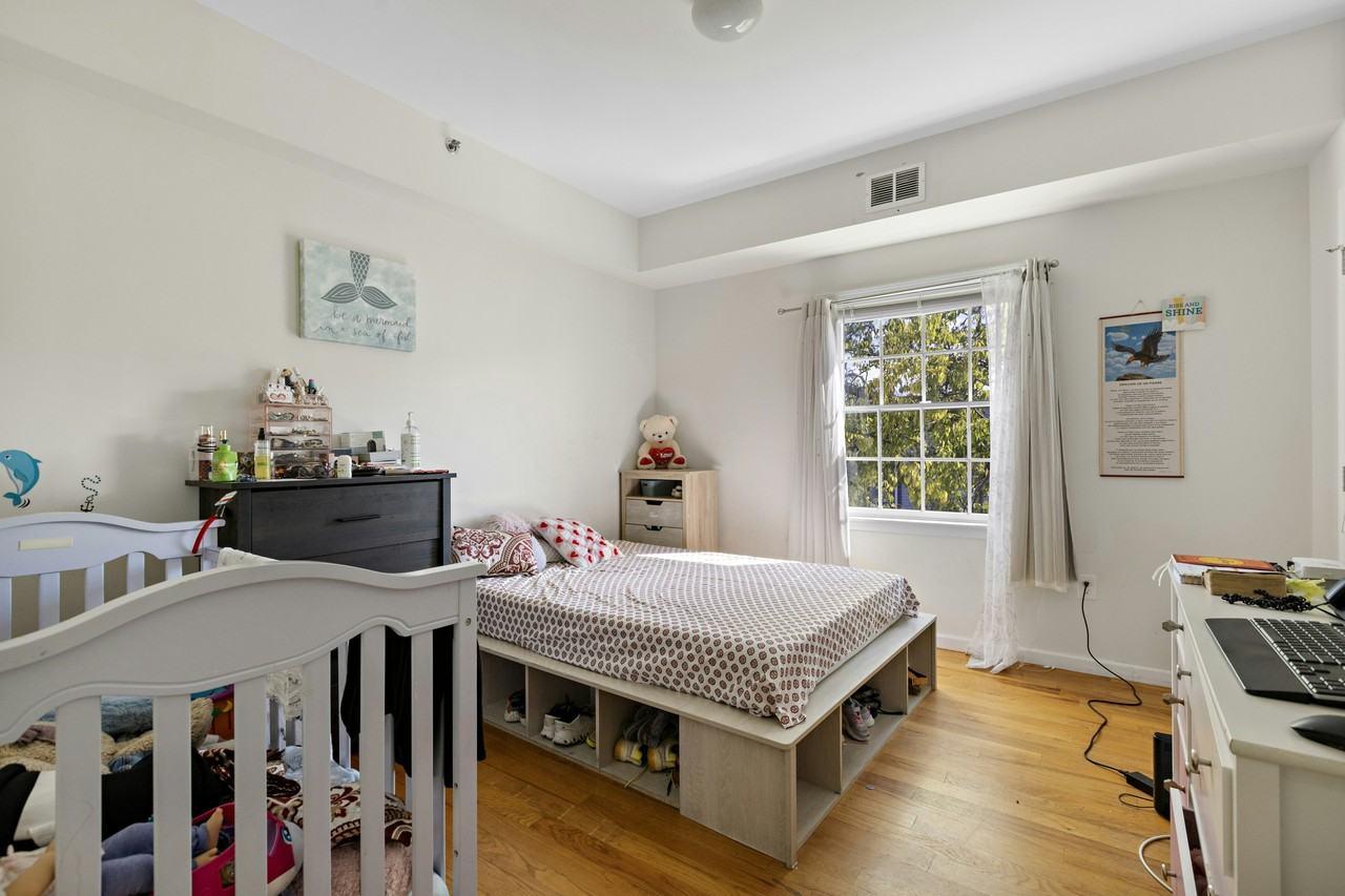 612 12th St #1 - Photo 7 of 11