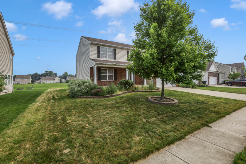 1701 Marigold St - Photo 3 of 50