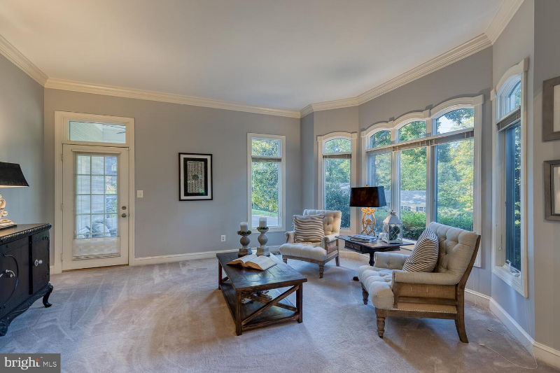 3242 Valley Ln - Photo 3 of 13