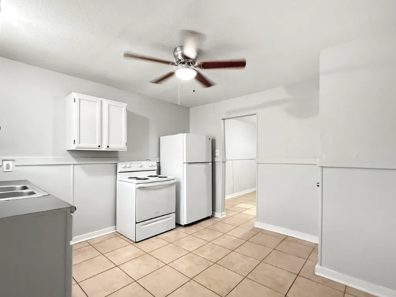 524 Starrett Rd - Photo 3 of 4